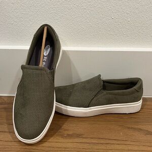 NWT Dr Scholls women’s slip on sneaker 6.5 olive green